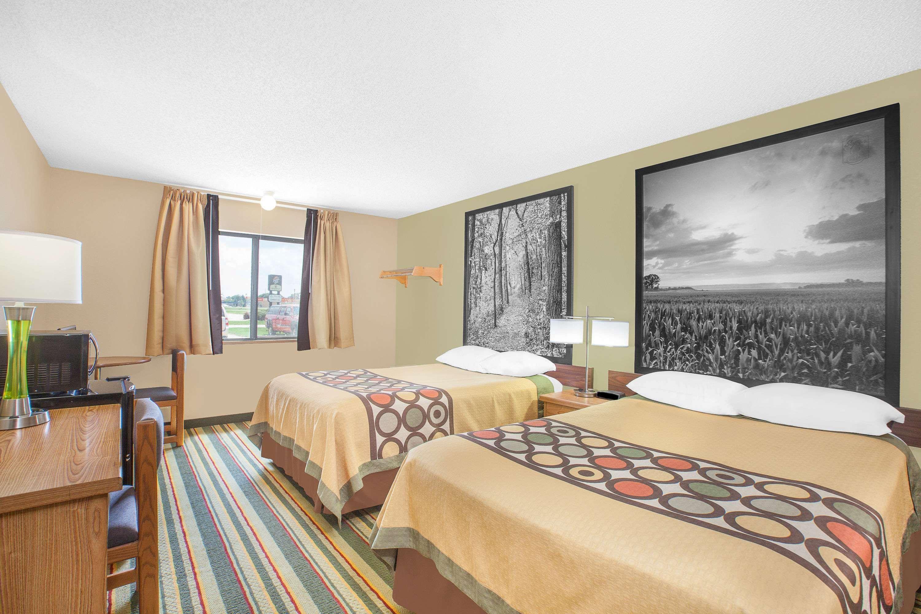 Мотель Super 8 By Wyndham Mt Pleasant Mount Pleasant Экстерьер фото