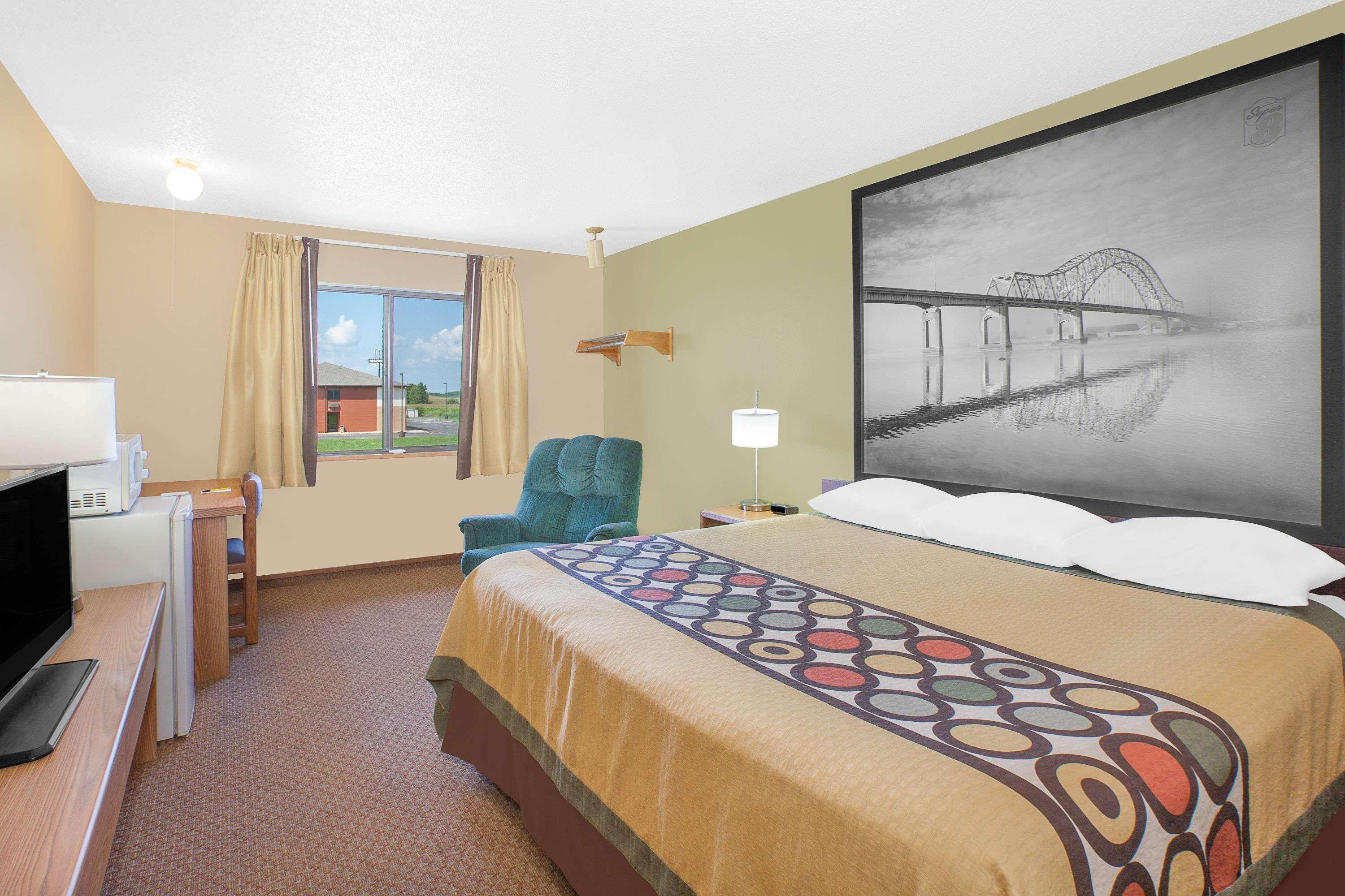 Мотель Super 8 By Wyndham Mt Pleasant Mount Pleasant Экстерьер фото