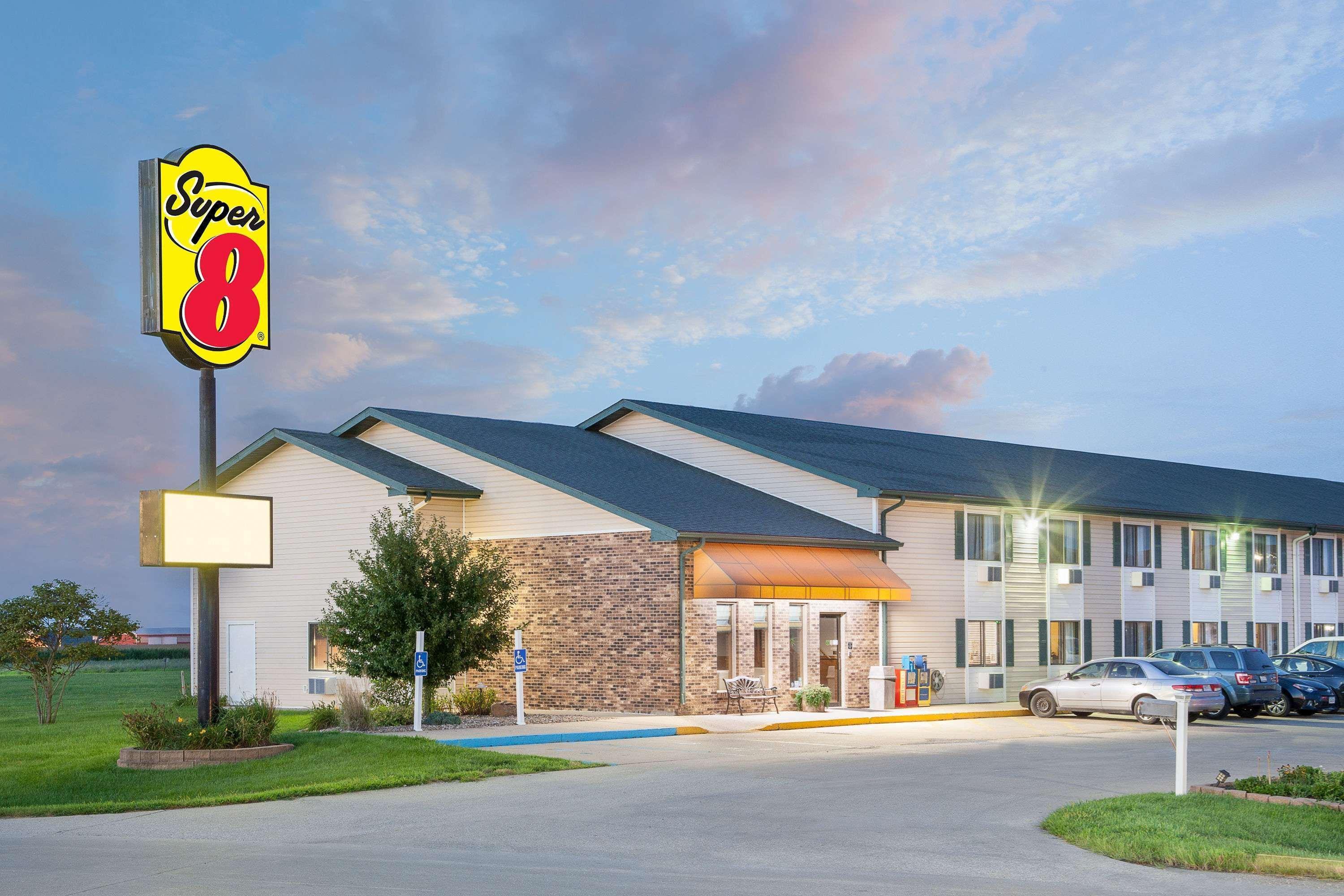 Мотель Super 8 By Wyndham Mt Pleasant Mount Pleasant Экстерьер фото